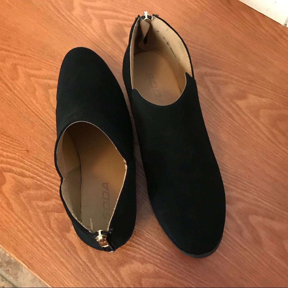 Black booties sz 7